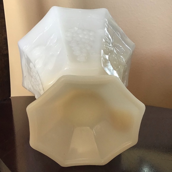 Vintage Milk Glass Anchor Hocking Grape Leaves Pedestal Dish - Picture 6 of 6